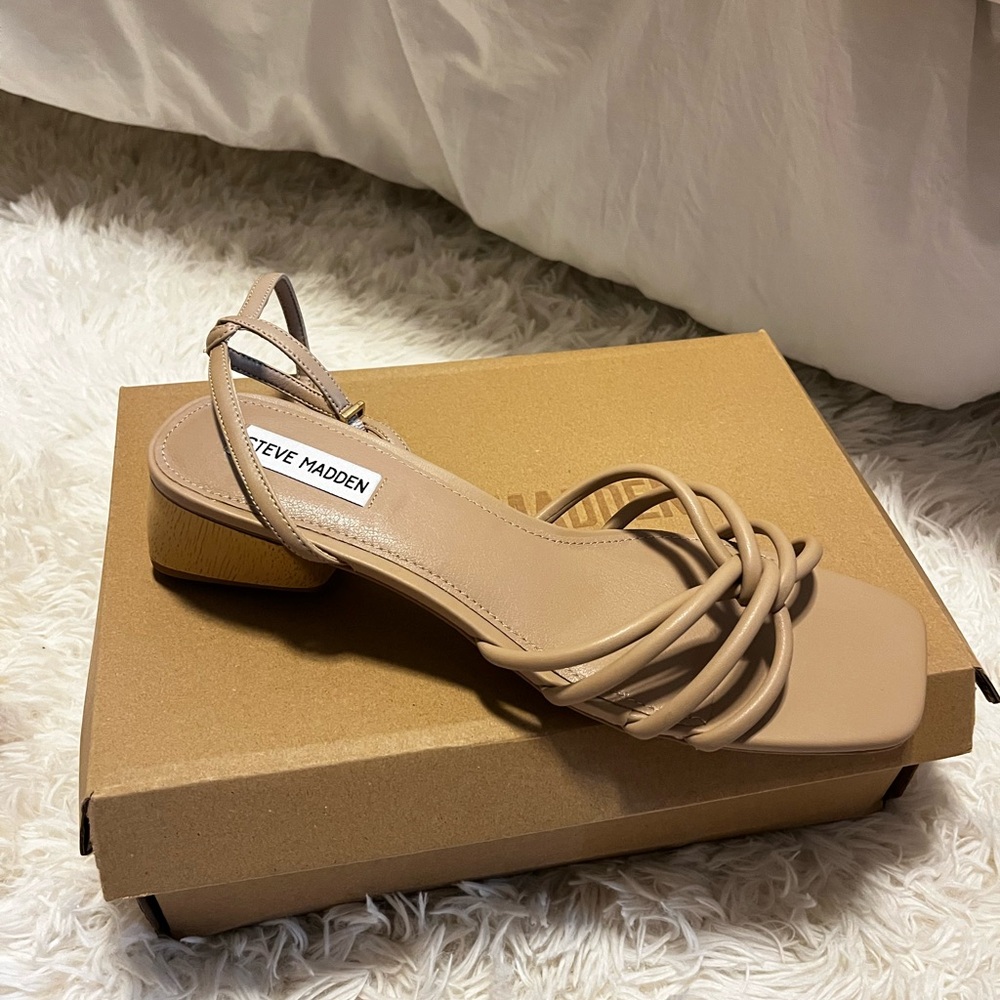 Steve Madden Tan Sandals Strappy Slingback Design
